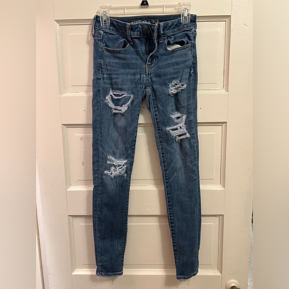 American Eagle blue ripped jeans size 4 Regular